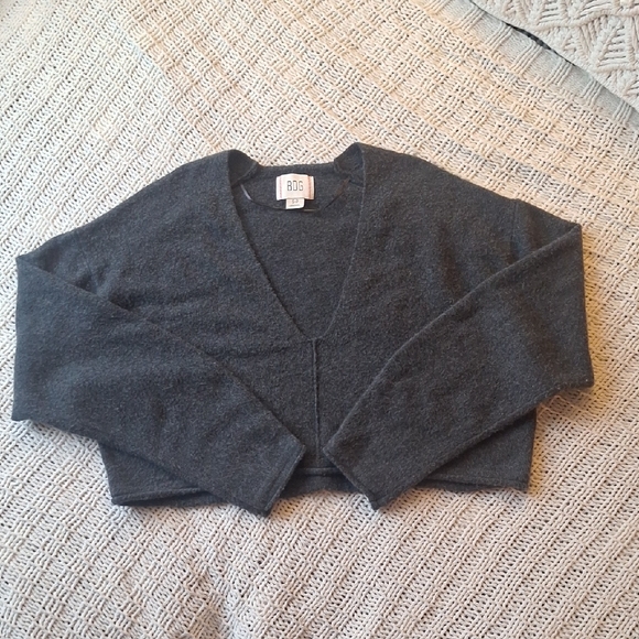 BDG Sweaters - BDG Charcoal Cropped V-Neck Sweater Size S-P